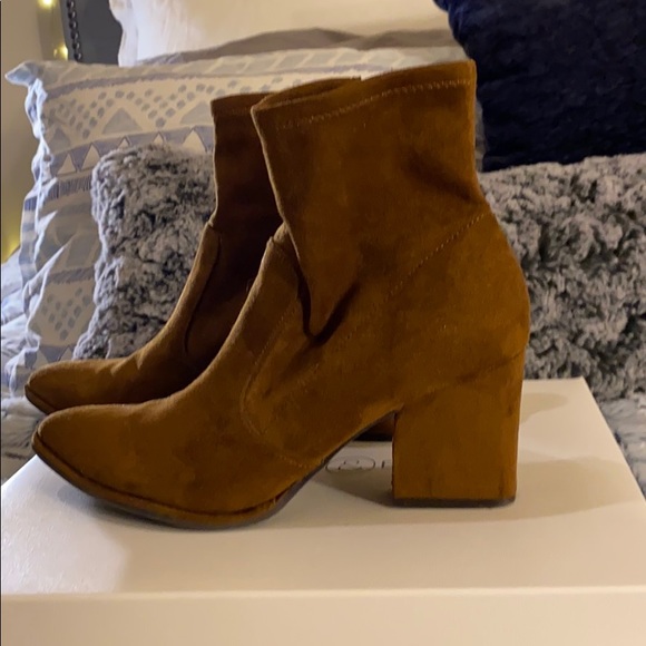 Marc Fisher “Leave” Bootie - Cognac Suede - Picture 3 of 11